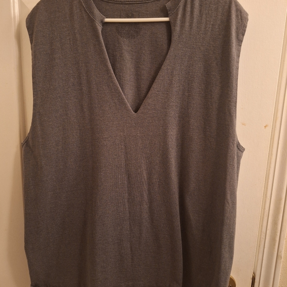 Cut off gray tee XL